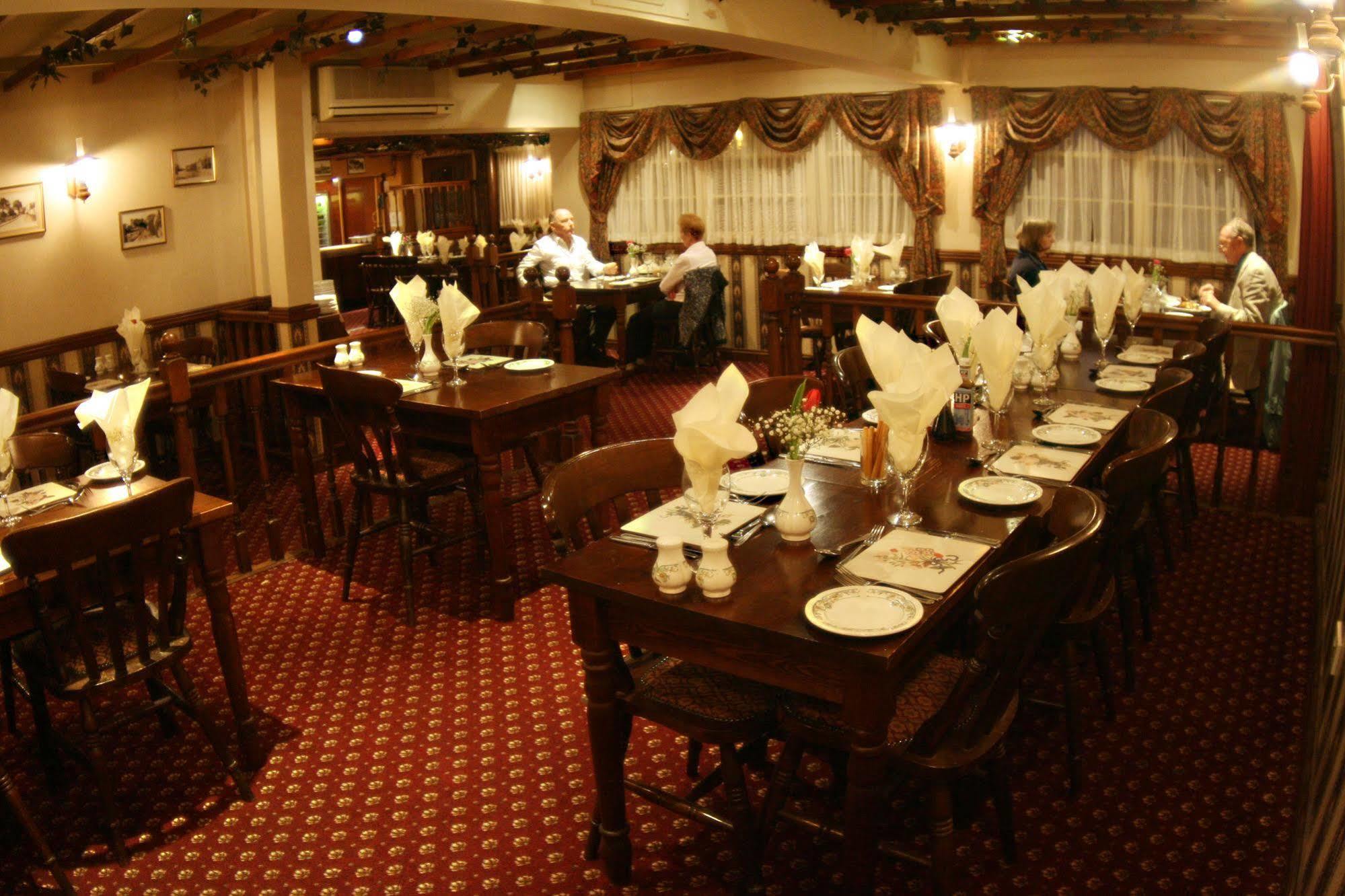 The Town & Country Lodge Dundry Экстерьер фото