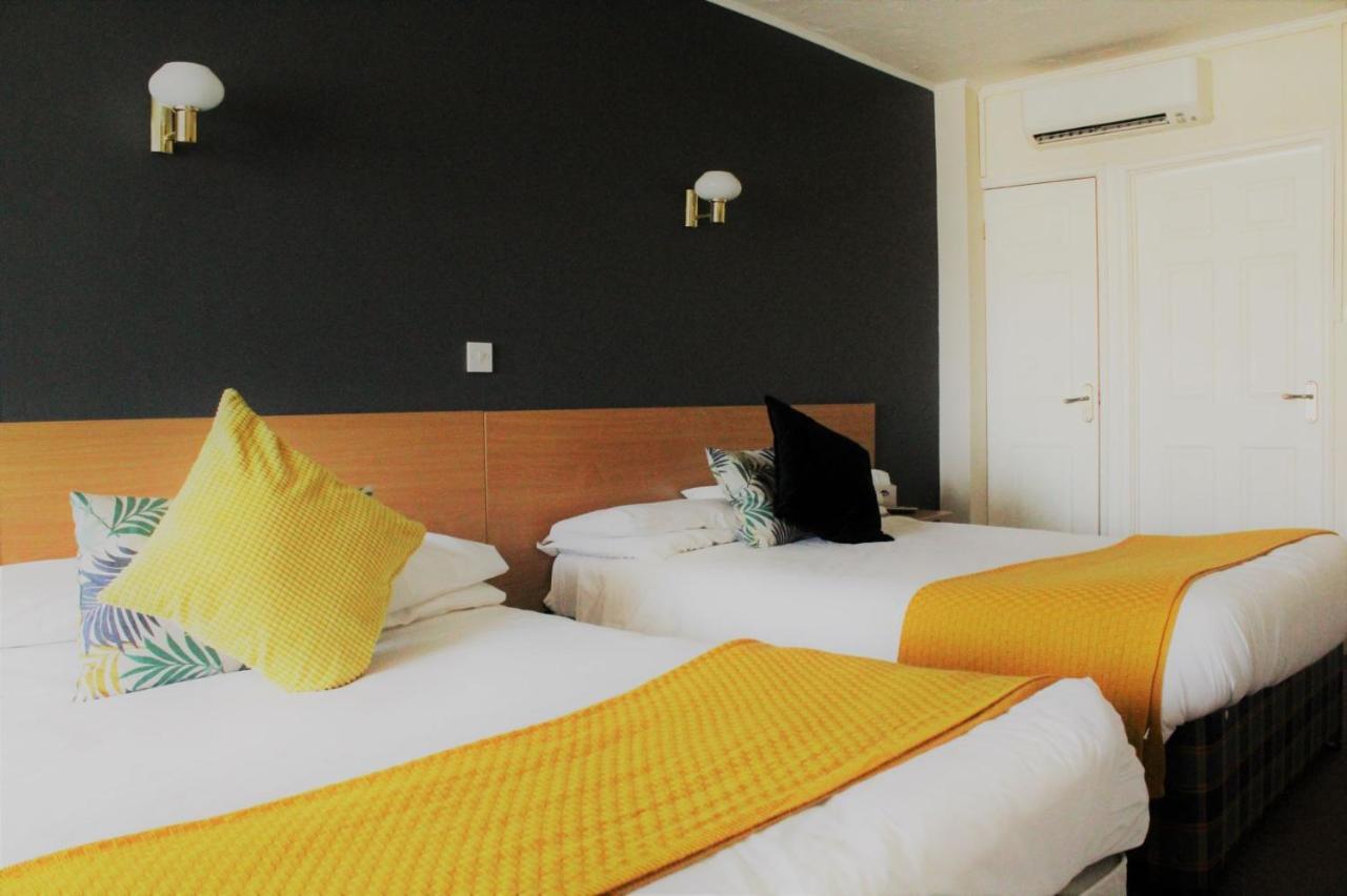 The Town & Country Lodge Dundry Экстерьер фото