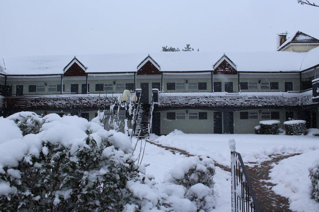 The Town & Country Lodge Dundry Экстерьер фото