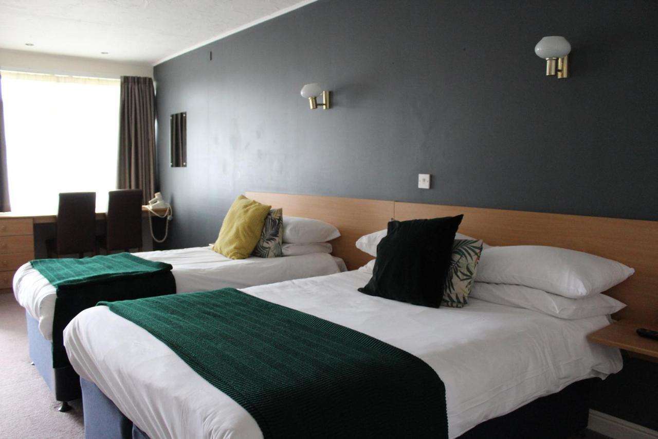 The Town & Country Lodge Dundry Экстерьер фото