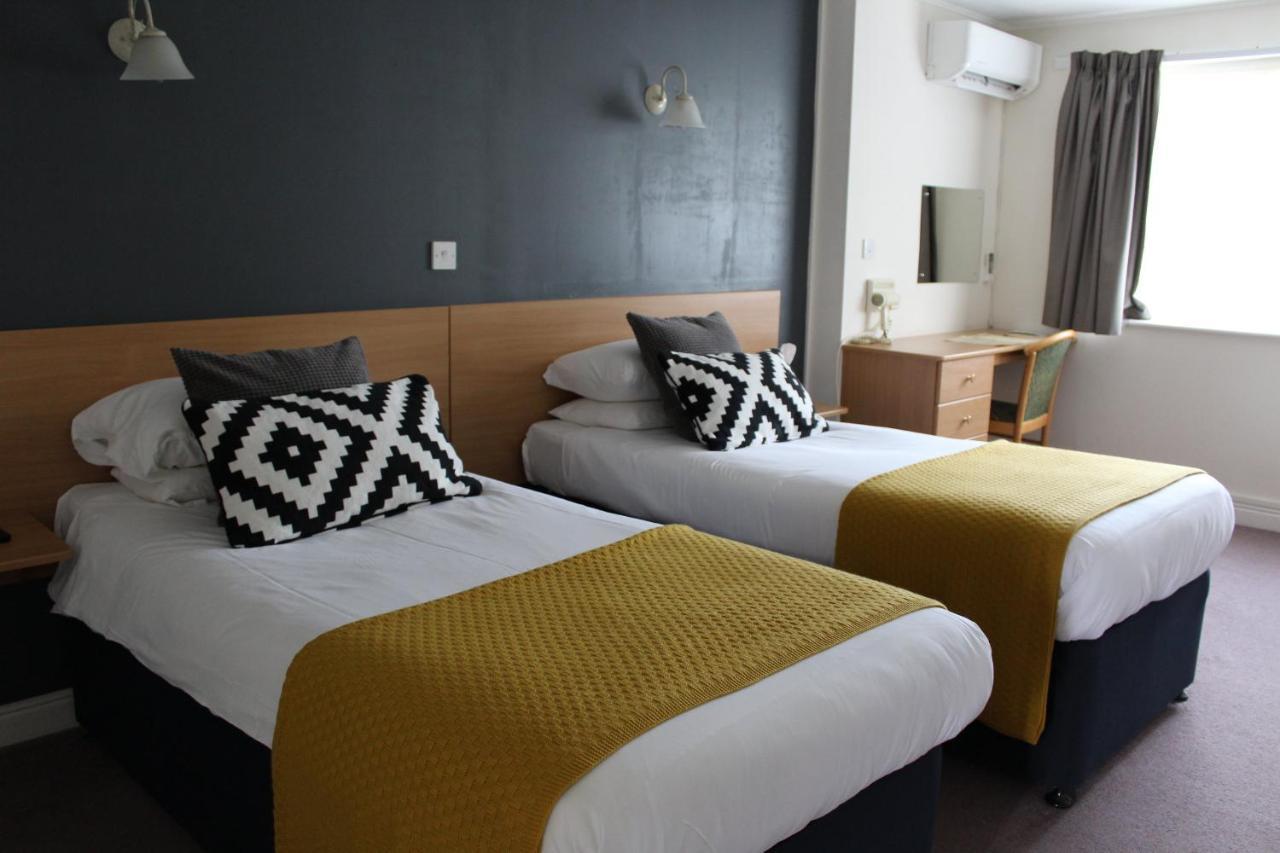 The Town & Country Lodge Dundry Экстерьер фото