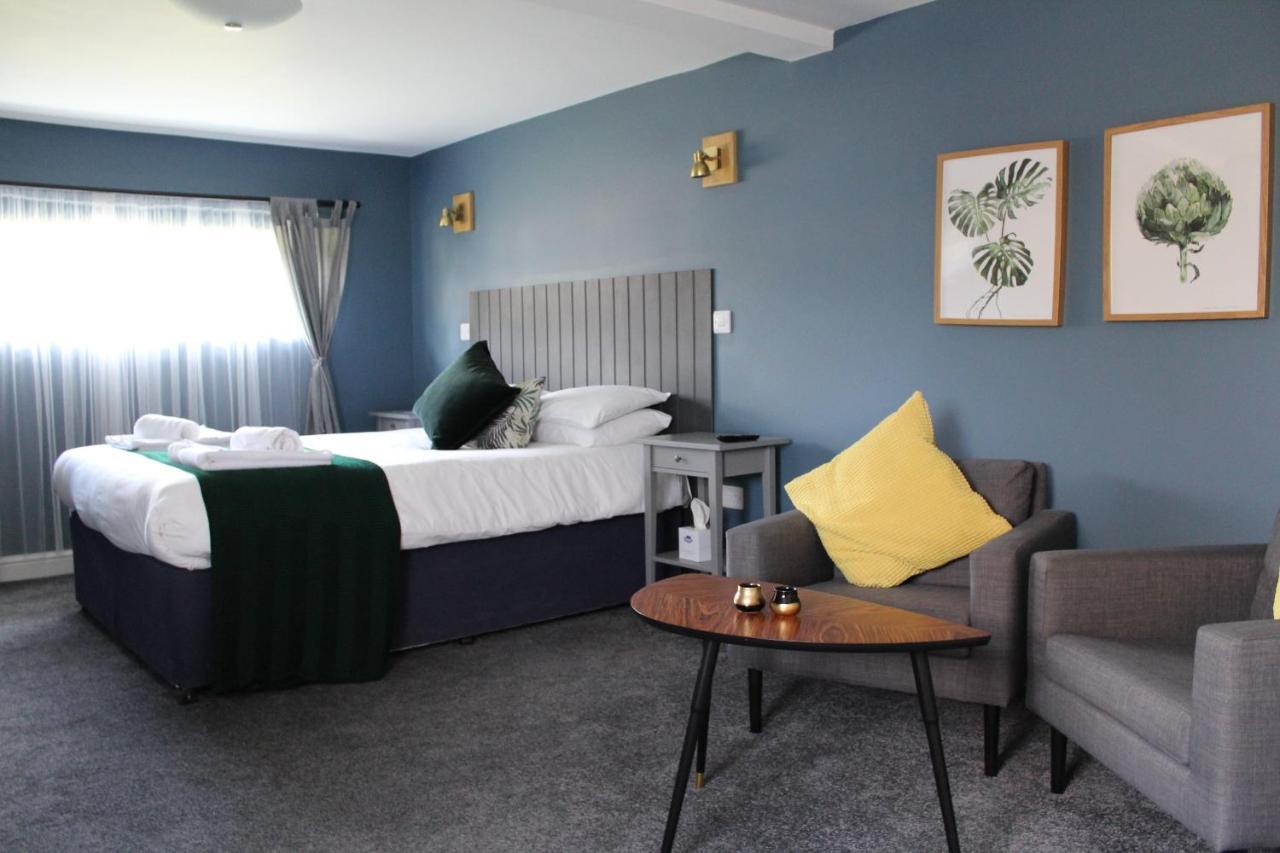 The Town & Country Lodge Dundry Экстерьер фото