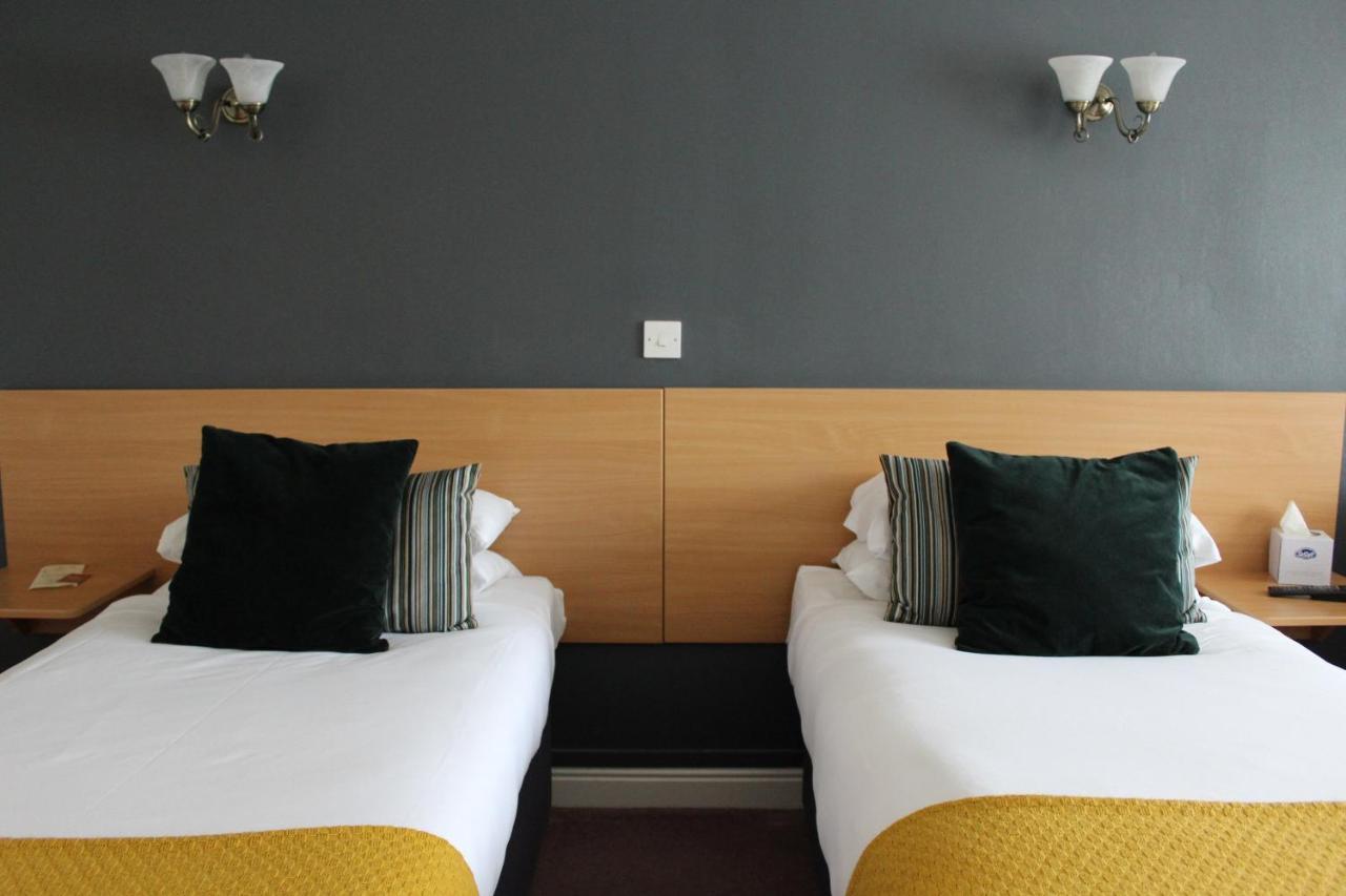 The Town & Country Lodge Dundry Экстерьер фото