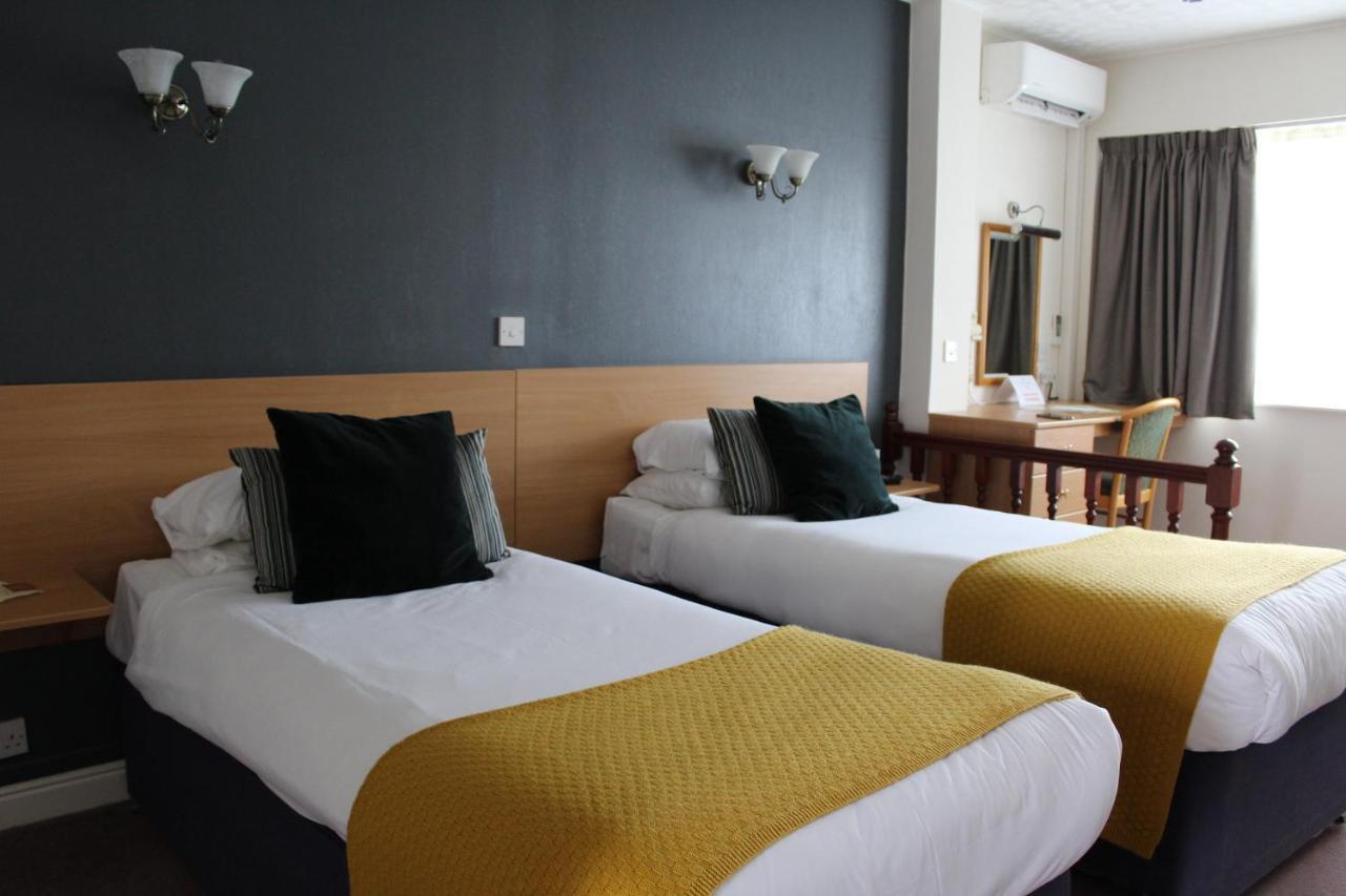 The Town & Country Lodge Dundry Экстерьер фото