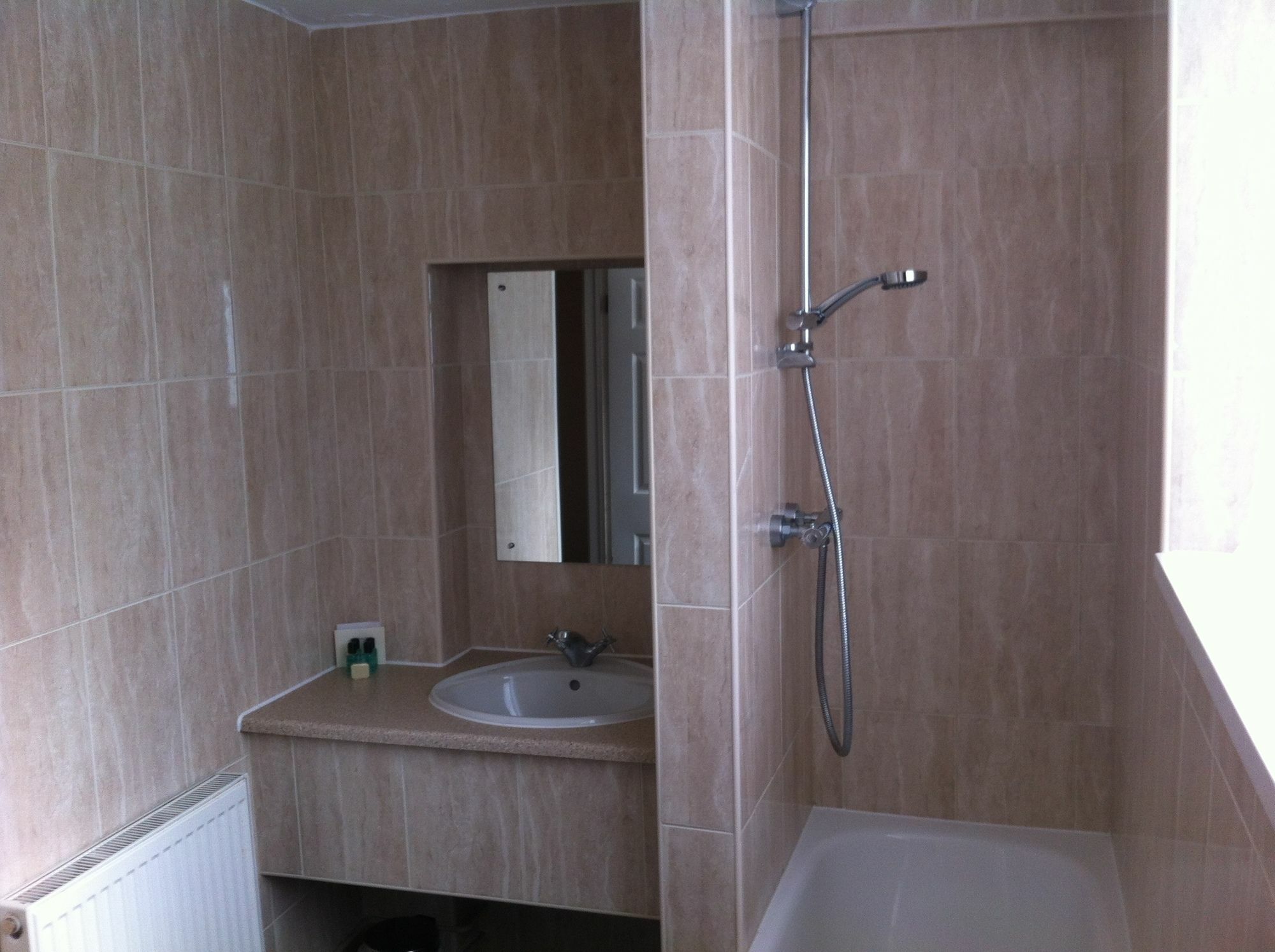 The Town & Country Lodge Dundry Экстерьер фото